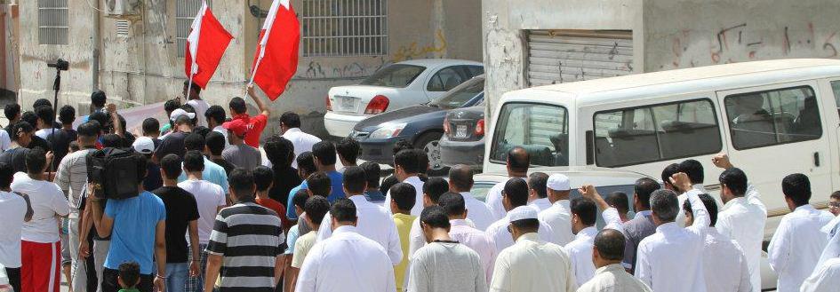 البحرين: قوات الأمن تقمع مسيرات سلمية خرجت وفاء للشهداء وتأكيداًً على استمرار الحراك الشعبي