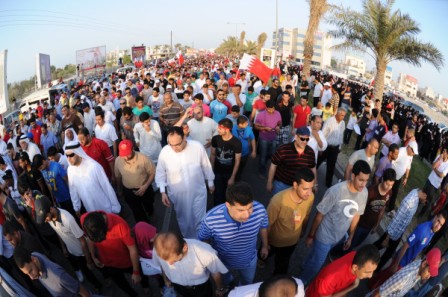 "الحرية والديمقراطية": تظاهرة حاشدة للمعارضة البحرينية في غرب المنامة