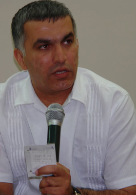 محاكم النظام البحريني تحكم على رجب بالسجن ثلاث سنوات ..والشيخ سلمان معلقا: إنها عدالة زائفة