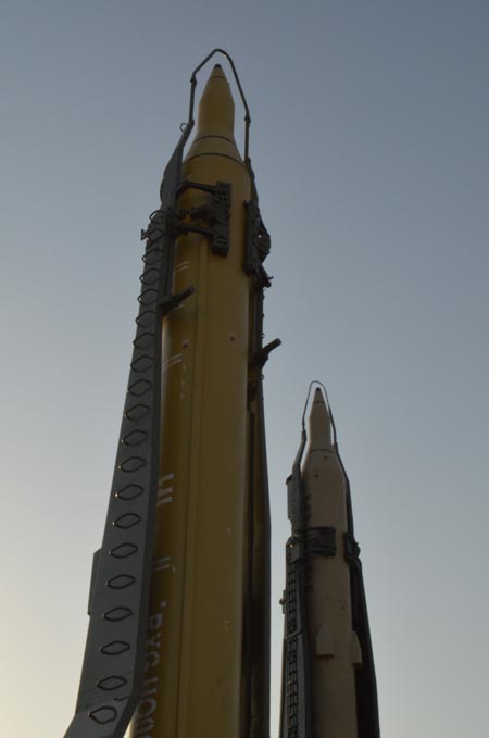 سلسلة نشاطات تثقيفية وعسكرية إحياءً لأسبوع الدفاع المقدس في ايران