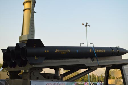 سلسلة نشاطات تثقيفية وعسكرية إحياءً لأسبوع الدفاع المقدس في ايران