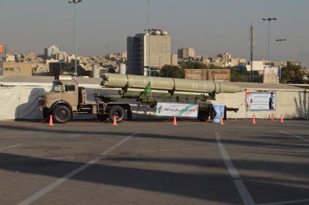 سلسلة نشاطات تثقيفية وعسكرية إحياءً لأسبوع الدفاع المقدس في ايران