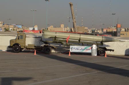 سلسلة نشاطات تثقيفية وعسكرية إحياءً لأسبوع الدفاع المقدس في ايران