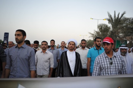 البحرين: جمعة الاصرار على الديمقراطية ووقفات احتجاجاً على الإساءة للرسول (ص)