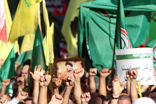 مسيرة حاشدة إستنكارا للاساءة للنبي محمد (ص) في مدينة صور