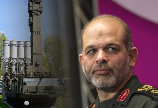 وزير الدفاع الايراني يزيح الستار عن آليتين مدرعتين محليتي الصنع