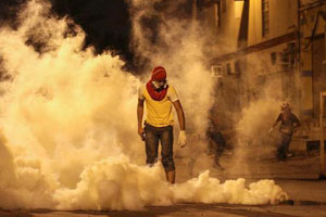 قوات الامن البحرينية تستهدف صادق ربيع برصاص الشوزن و"الوفاق" ترصد اعتقال سلطات المنامة لـ 74 طفلا وانطلاق فعاليات "جهادنا علم وثورة" 