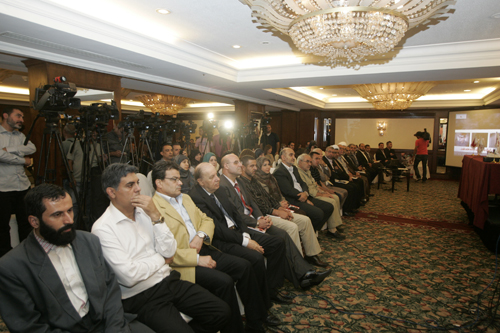 مؤتمر حقوقي في بيروت يكشف عن انتهاكات أبناء ملك البحرين