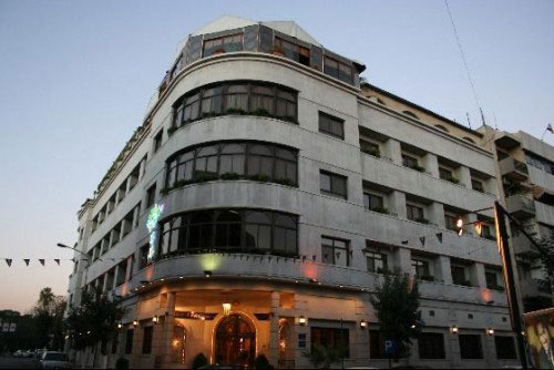 مقتل شخص وجرح آخر بإنفجار قرب الفندق الذي عقد فيه مؤتمر المعارضة بدمشق 