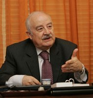 لبنان بين انتخاب على أساس أكثري وطموح لتجربة النسبية
