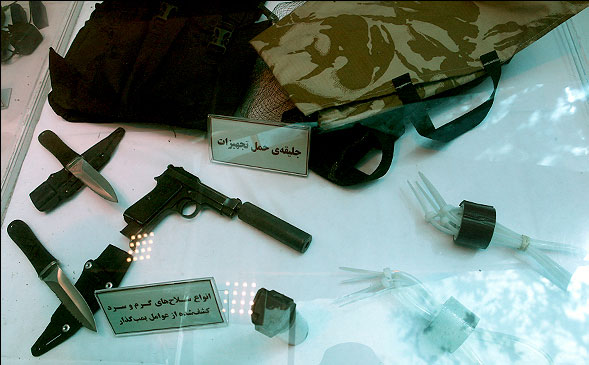 وزارة الامن الايرانية تعرض اجهزة تجسسية اجنبية تم اكتشافها مؤخراً 
