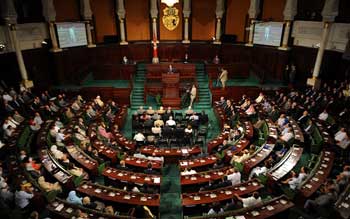 تونس على أبواب "أزمة شرعية"