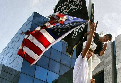 توسع الاحتجاجات في موجة الغضب التي تعم العالم الإسلامي: مقتل 4 سودانيين و3 تونسيين في اقتحام السفارتين الأميركيتين