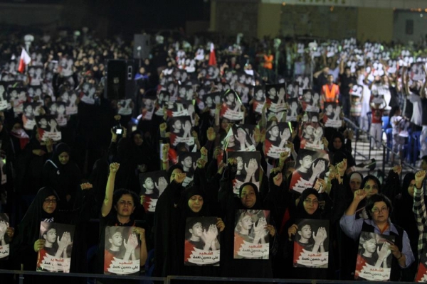 تجمع جماهيري حاشد للمعارضة البحرينية في ساحة الحرية : "جنيف مجدداً.. إدانة للسلطة"