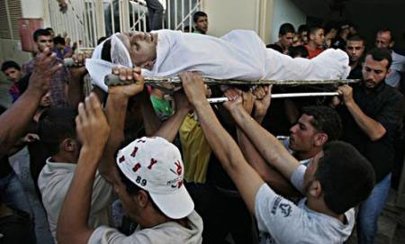 استشهاد ثلاثة فلسطينيين وإصابة اخرين في عدوان صهيوني جديد على قطاع غزة 