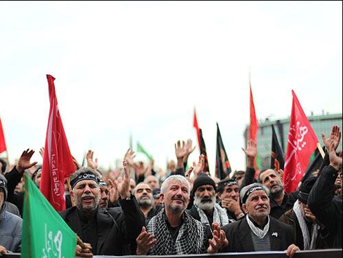 مسيرات حسينية تعم الجمهورية الاسلامية الايرانية بمناسبة احياء التاسع من محرم