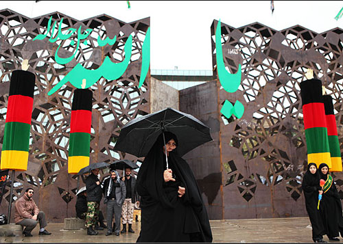 مسيرات حسينية تعم الجمهورية الاسلامية الايرانية بمناسبة احياء التاسع من محرم