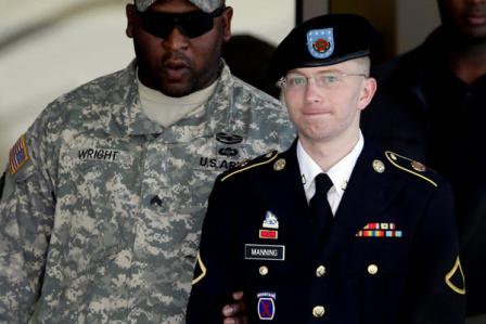 الجندي الأميركي "برادلي مانينغ" يكشف ظروف اعتقاله "الوحشية" في معتقل أميركي