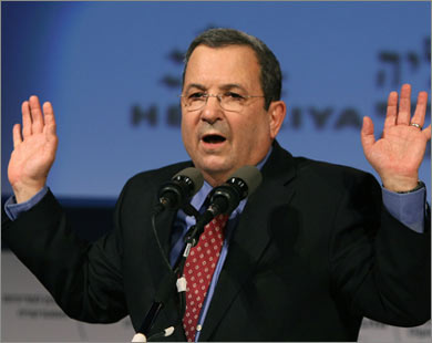 لعنة غزة تضرب باراك.. وزير الحرب الصهيوني يعلن اعتزاله الحياة السياسية