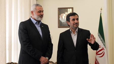 نجاد إتصل بهنية: نجدد وقوف طهران إلى جانب الفلسطينيين 

