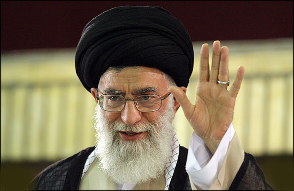 الامام الخامنئي يحيي بطولات المقاومة في غزة في مواجهة الصهاينة 