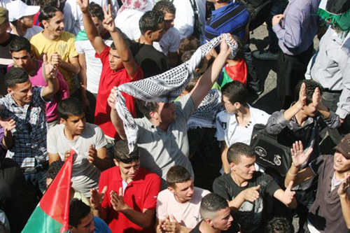 الفلسطينيون على بُعد ساعات من نيل اعتراف أممي بـ"دولة غير عضو".. والكيان الصهيوني يتوعدهم بعقوبات واسعة