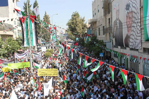 الفلسطينيون على بُعد ساعات من نيل اعتراف أممي بـ"دولة غير عضو".. والكيان الصهيوني يتوعدهم بعقوبات واسعة