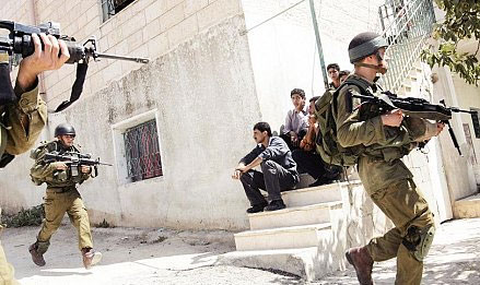 "معاريف":الجيش الاسرائيلي يتحضر لانتفاضة جديدة في الضفة الغربية