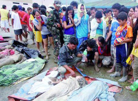 ارتفاع حصيلة اعصار الفيليبين الى اكثر من الف قتيل

