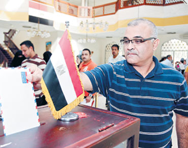 أرض الكنانة على موعد مع مليونيتن: "لا للاستفتاء" .."نعم للشريعة ونعم للدستور"