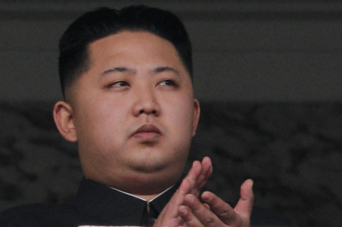 الكوريون الشماليون يحتفلون بـ"زعيمهم" الذي تعهد باطلاق المزيد من الصواريخ 