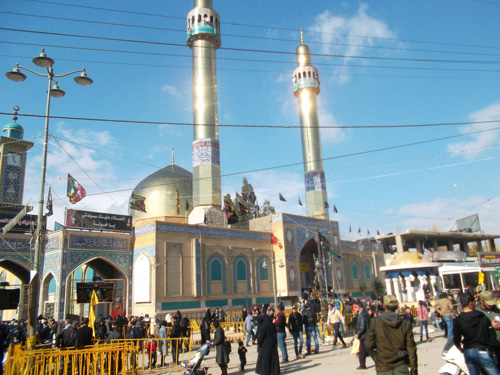 زوار العتبات المقدّسة يزورون مقام السيدة خولة(ع) ومسجد رأس الامام الحسين (ع) في بعلبك