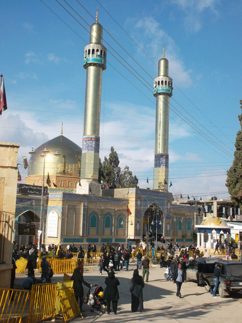 زوار العتبات المقدّسة يزورون مقام السيدة خولة(ع) ومسجد رأس الامام الحسين (ع) في بعلبك