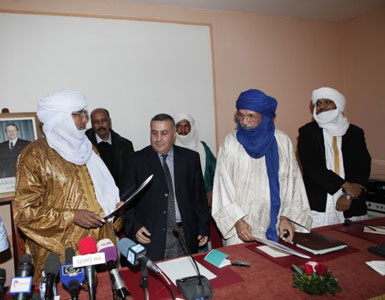 حركتان مسلحتان في مالي توقعان اتفاقا مشتركا بالجزائر