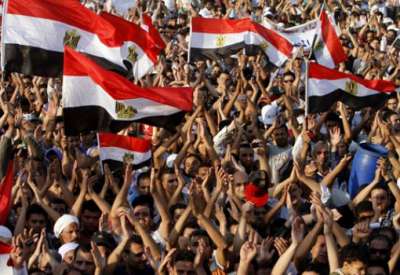 مصر: مليونيات المعارضة والموالاة استعراض قوى قبل الاستفتاء على الدستور
