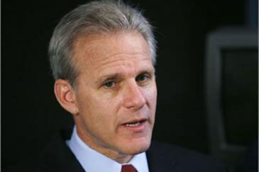 سفير تل أبيب في واشنطن: نقل السلاح الكيميائي لحزب الله هو خط أحمر سيستدعي تدخلا عسكريا اسرائيليا