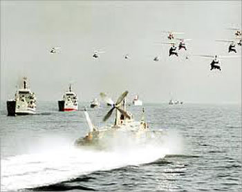 مناورات برية ضخمة في خوزستان ووحدة بحرية إيرانية إلى سواحل السودان
