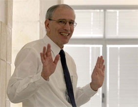 المدعي العام الاسرائيلي يقدم اليوم لائحة اتهام ضد ليبرمان