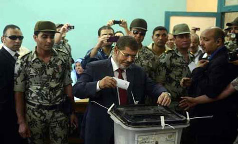 انطلاق المرحلة الأولى من الاستفتاء على الدستور المصري