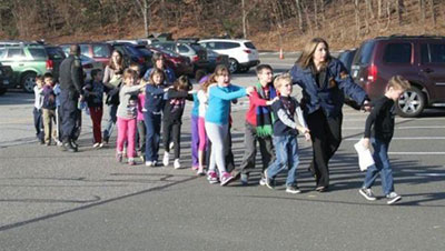 27 قتيلا بينهم 14 طفلاً في مدرسة أميركية