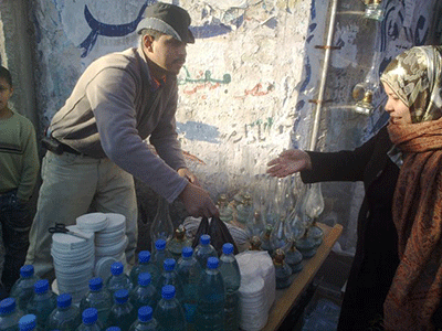 الإرهاب يحول نهار السوريين إلى ليل و يدفعهم إلى وسائل إضاءة  قديمة !!