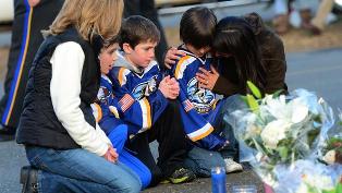 البيت الأبيض "يؤيد" إعادة حظر السلاح ويقر أن المشكلة "معقدة"