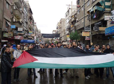 عودة المسلحين إلى مخيم اليروموك في دمشق...والجيش السوري يحول دون تمدد المسلحين في مناطق من حمص 