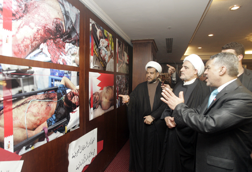 افتتاح المعرض الفوتوغرافي "إرادة الساحات أبقى من بنادق الجيش" البحريني
