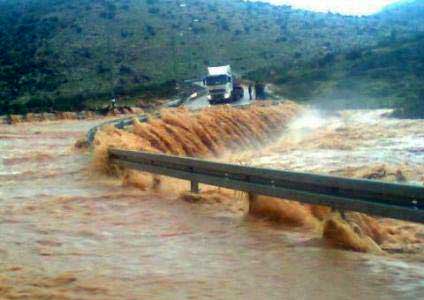 العاصفة تجتاح الضفة المحتلة واستنفار حكومي لمواجهة أي طارئ