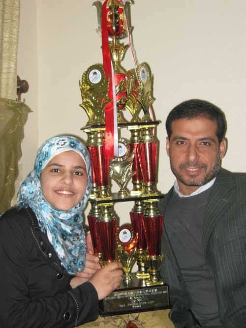 طفلةٌ من غزّة تتربعُ على عرشِ الأذكياء عالمياً