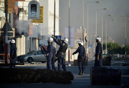 "هيومن رايتس ووتش" تندد بتأييد أحكام السجن على قادة المعارضة في البحرين