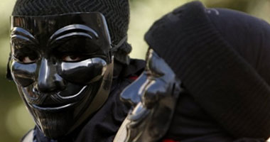 جماهير مدن القناة تواصل تحدي حظر التجول 