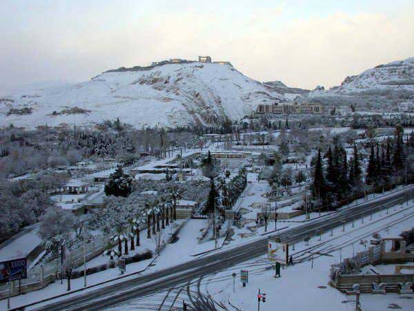 الثلوج تغطي دمشق والمحافظات السورية كافة 
