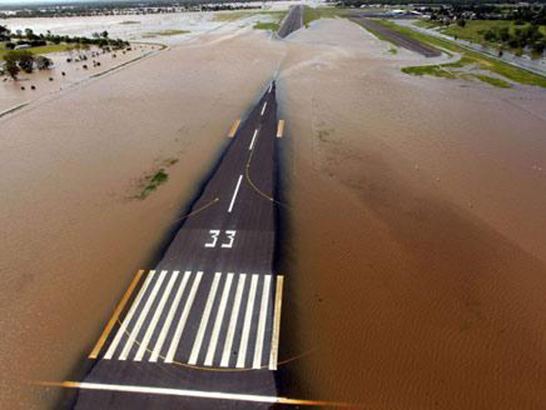 مفقودان وقتيل واجلاء الآلاف بسبب الفيضانات في استراليا
